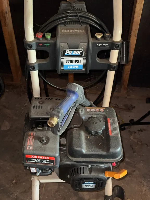 Pulsar 2700 PSI 2.3 GPM Gas Powered Pressure Washer Model PGPW2700H-A