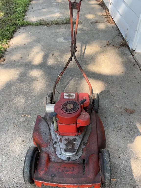 Briggs and Stratton 3.5 HP Engine Push Lawn Mower Model XP-160