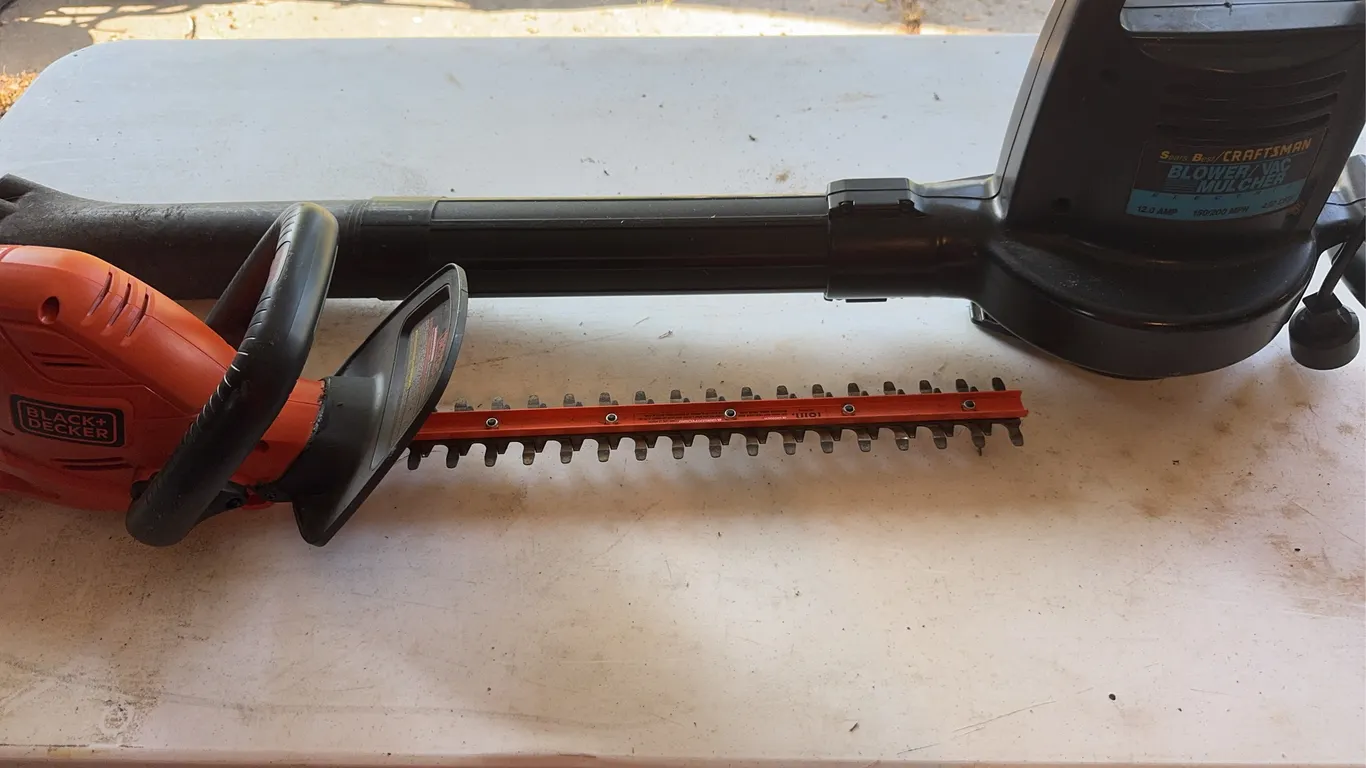 Craftsman Electric Blower Vac Mulcher and Black Decker Hedge Trimmer Lot