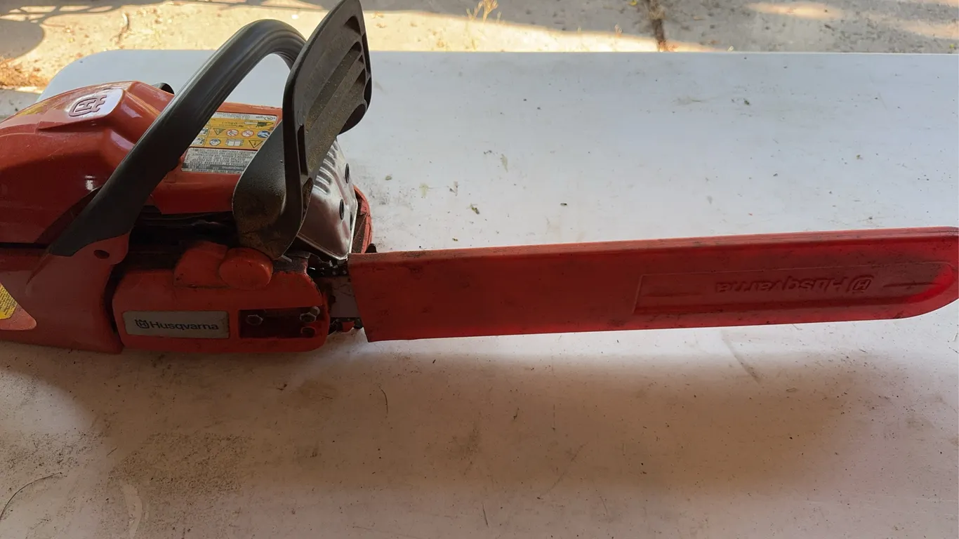 Husqvarna 455 Rancher X-Torq Gas Chainsaw With Bar Oil