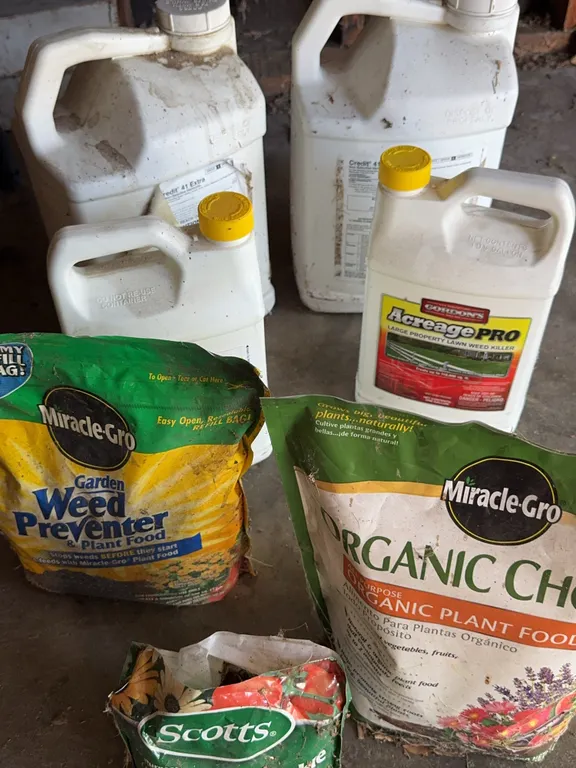 Assorted Lawn Care Chemicals Herbicide Weed Killer Fertilizer Lot