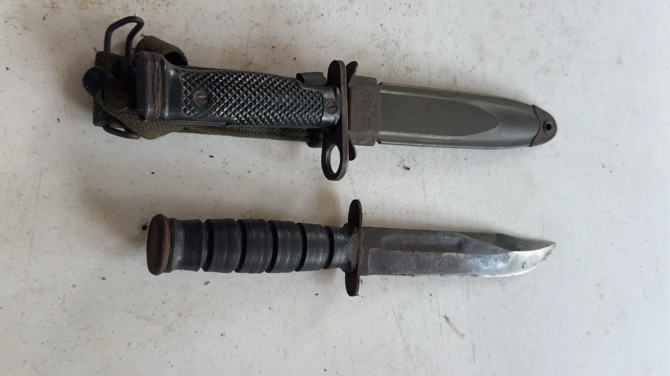 US Military Camillus Fighting Knife and M8A1 Bayonet Scabbard Lot