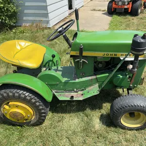 John Deere 112 Lawn and Garden Tractor
