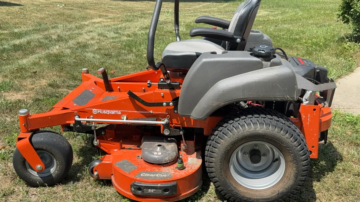Husqvarna MZ54 Zero-Turn Riding Lawn Mower Kawasaki FR730V Engine