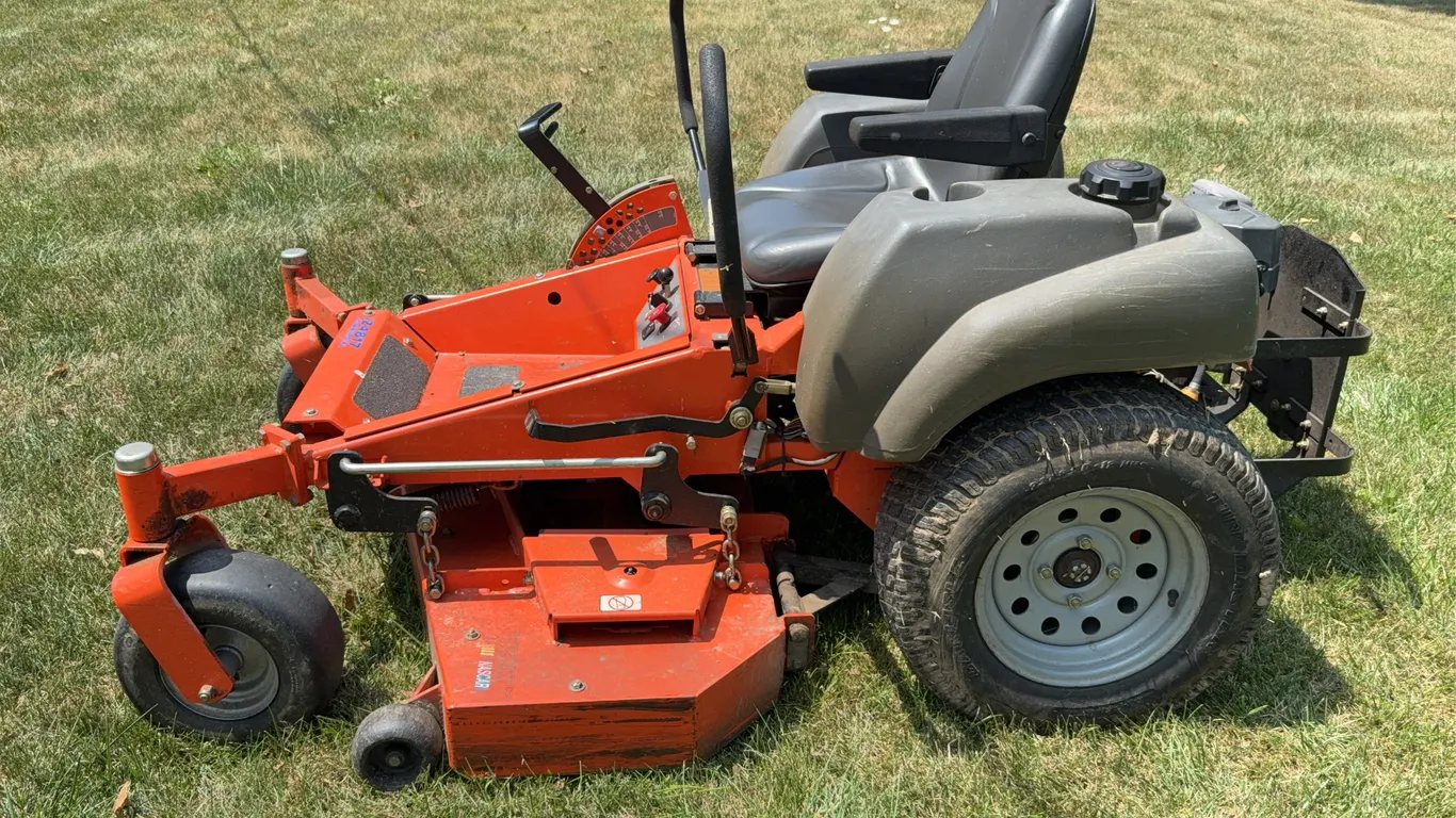 Husqvarna iZ4817 Commercial Zero Turn Lawn Mower