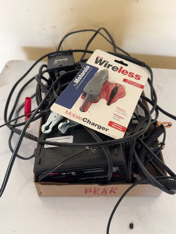 Schumacher SC1355 1.5A Battery Charger Maintainer and Accessories Lot