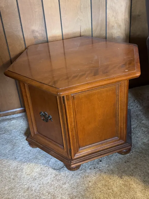 Ethan Allen Classic Manor Solid Maple Hexagonal Accent Cabinet End Table