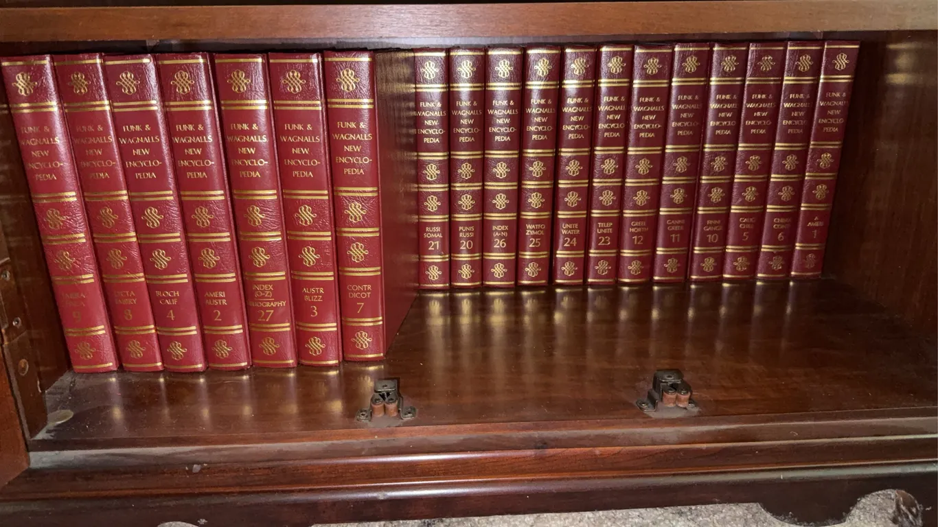 Funk & Wagnalls New Encyclopedia Hardcover Book Set Collection