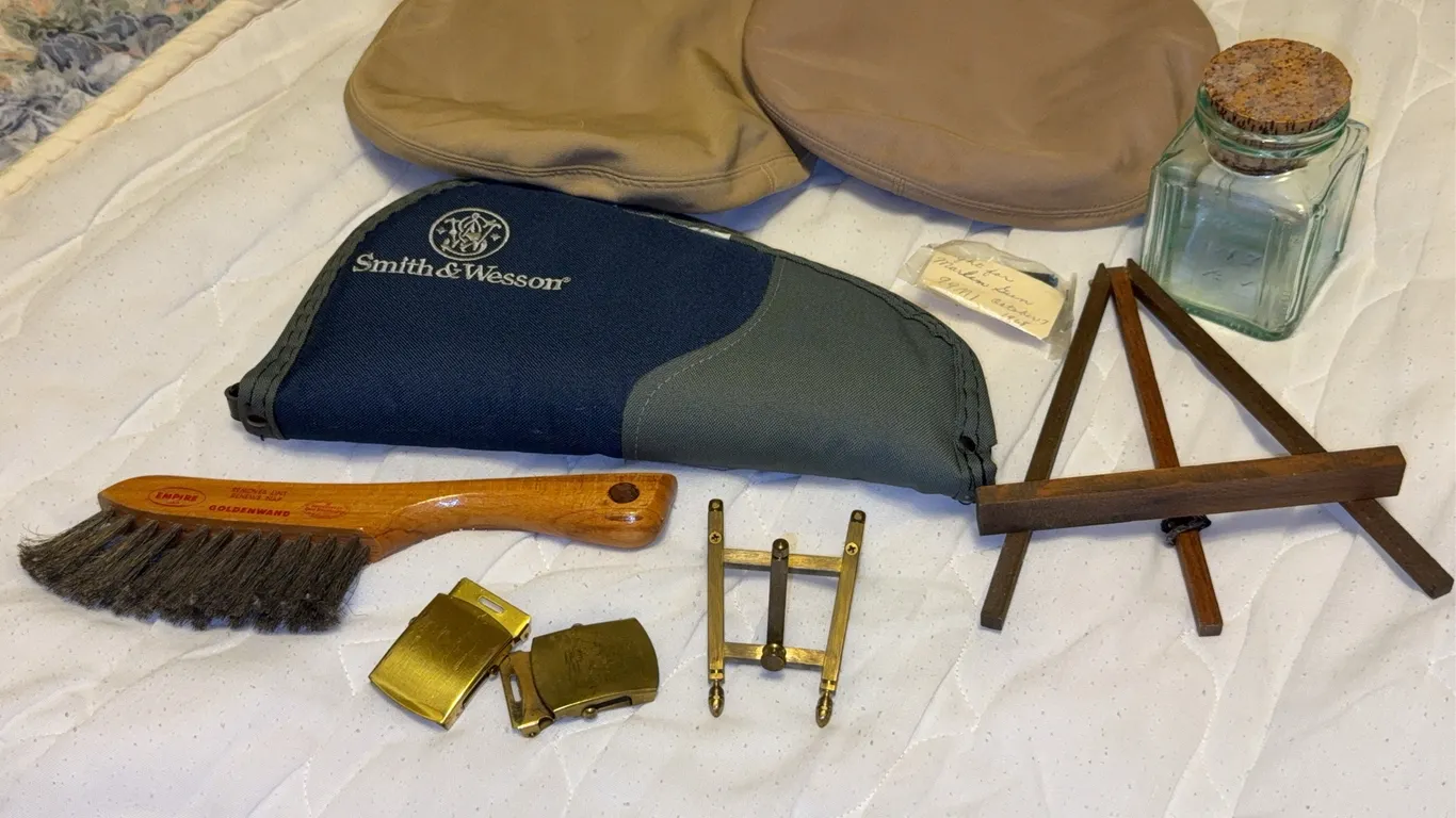 Eclectic Estate Accessories Smith Wesson Case Bancroft Military Service Caps