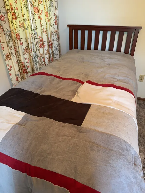 Wooden Headboard Twin Bed Frame Set with Color Block Microfiber Comforter