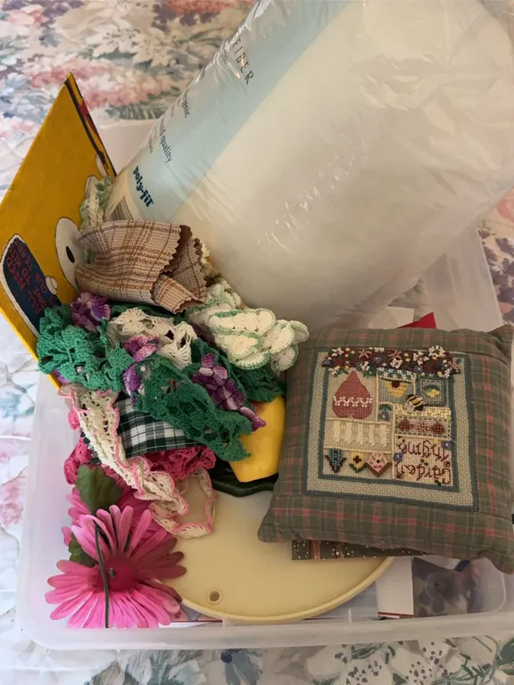 Mixed Crafting Estate Lot Poly-Fil Fabric Scraps Cards Ceramic Accent