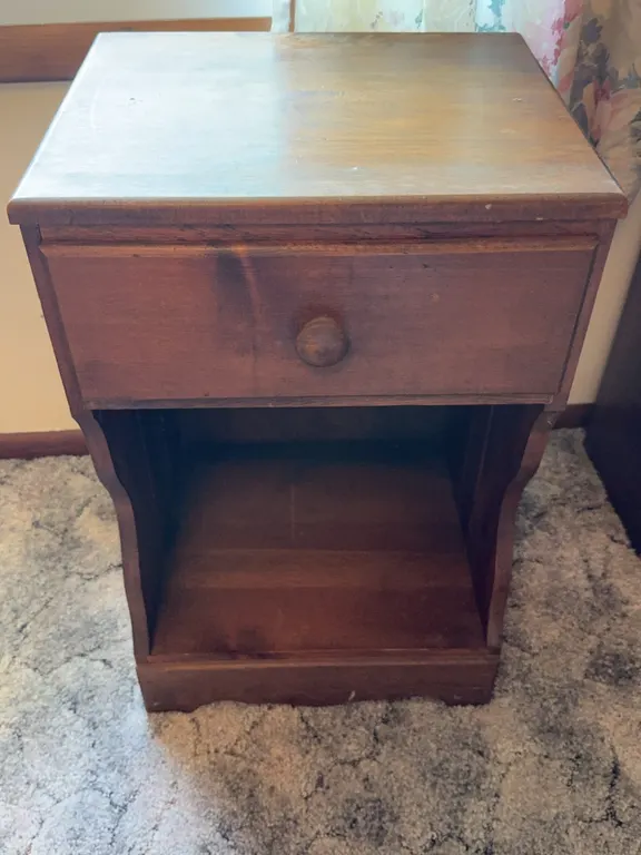 Wooden Nightstand and Five Shelf Bookcase Furniture Lot
