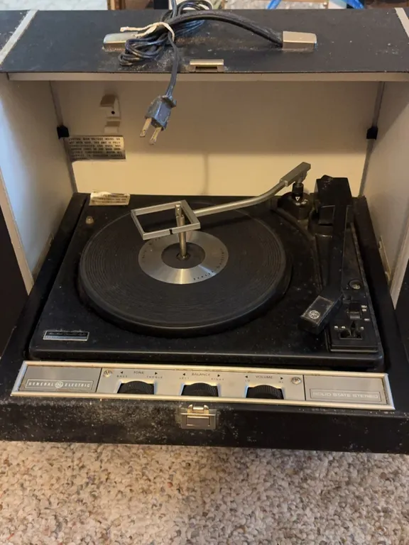 General Electric Portable Solid State Stereo Record Player Turntable