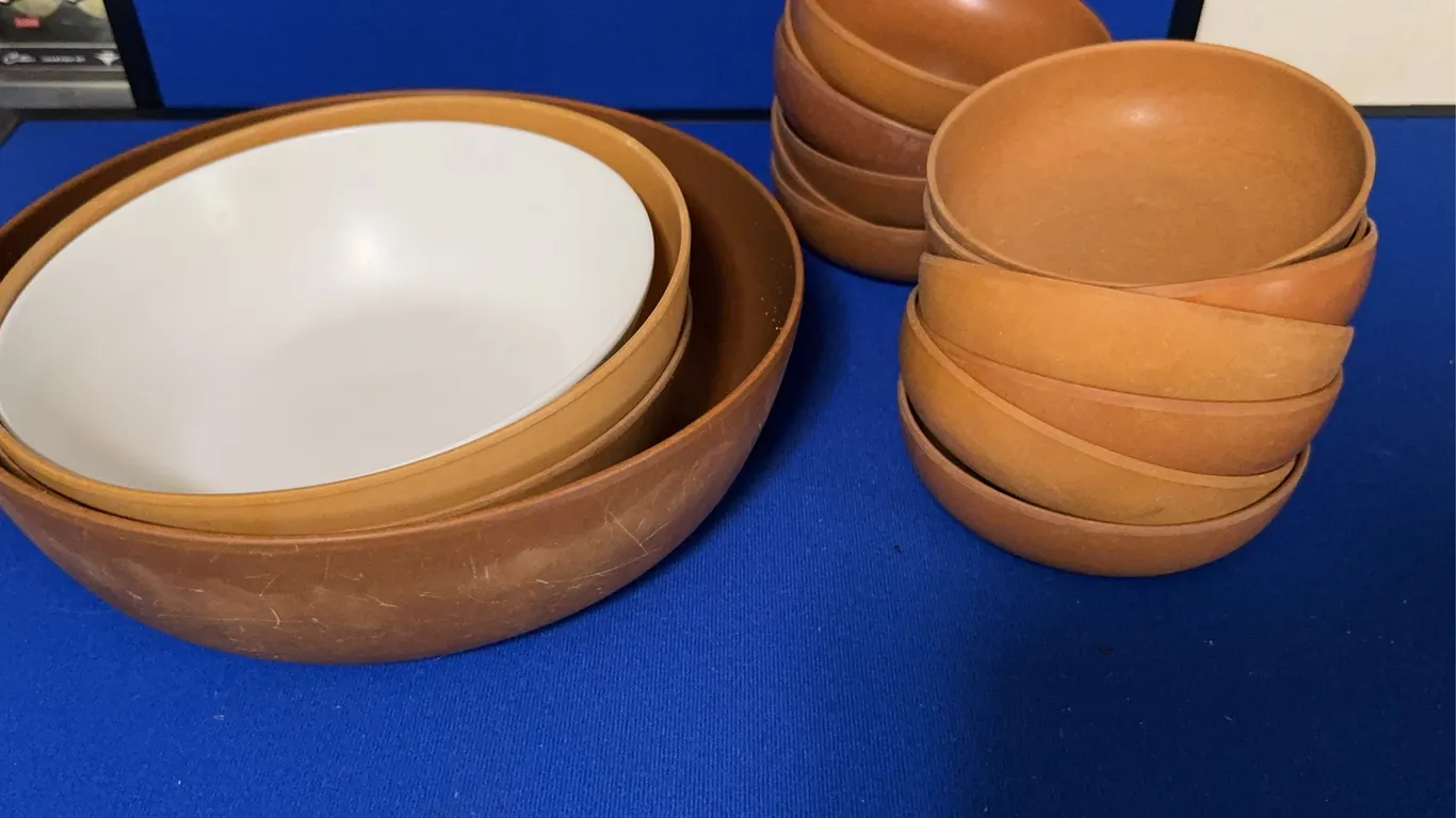 Ellingers Sheboygan Wisconsin Composite Wood Fiber Salad Bowls Set
