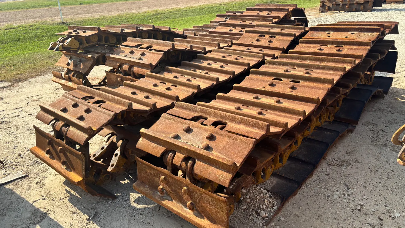 CAT 26 3/4 INCH TRACKS TO FIT D9T