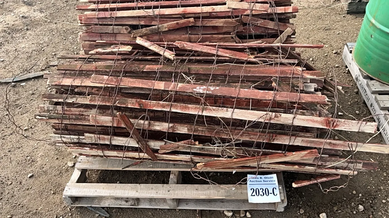 2 - ROLLS OF FENCING