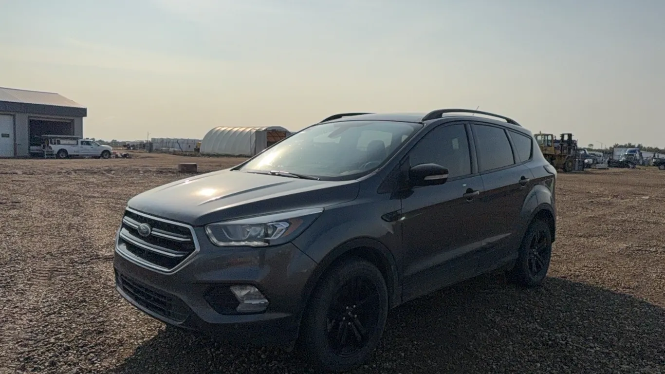 2018 FORD ESCAPE TITANIUM 4WD SUV - VIN: 1FMCU9J90JUC52193 - 2 KEYS & REGISTRATION IN OFFICE