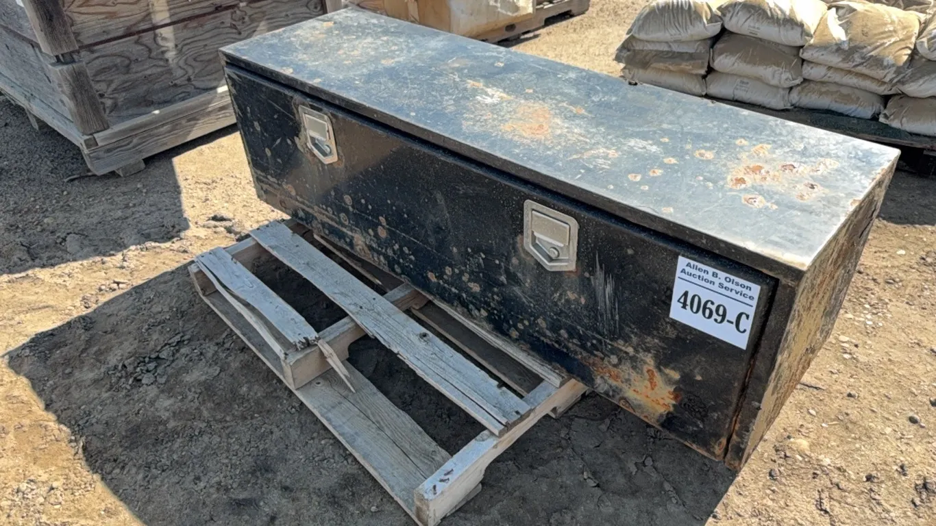 TRUCK TOOL BOX