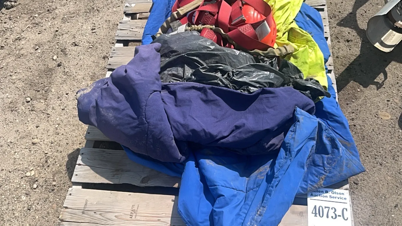 HARNESS, HARD HAT, HI VIS, PACKING BLANKETS