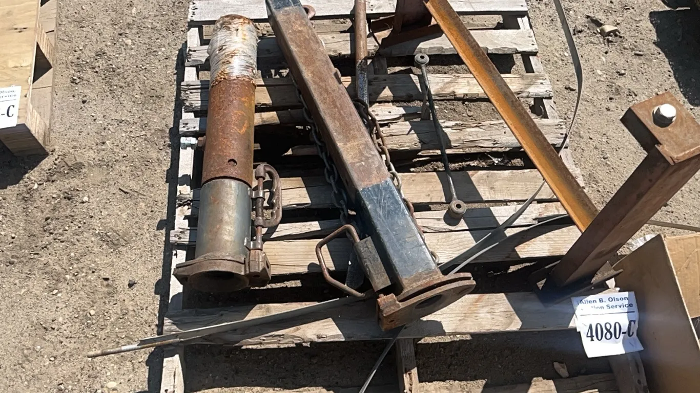 TRAILER HITCH TUBES, STAND