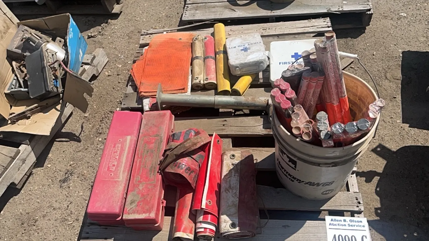 EMERGENCY FLARES, TRIANGLES, FIRST AID KITS, WIDE LOAD BANNERS, TRAILER HITCH