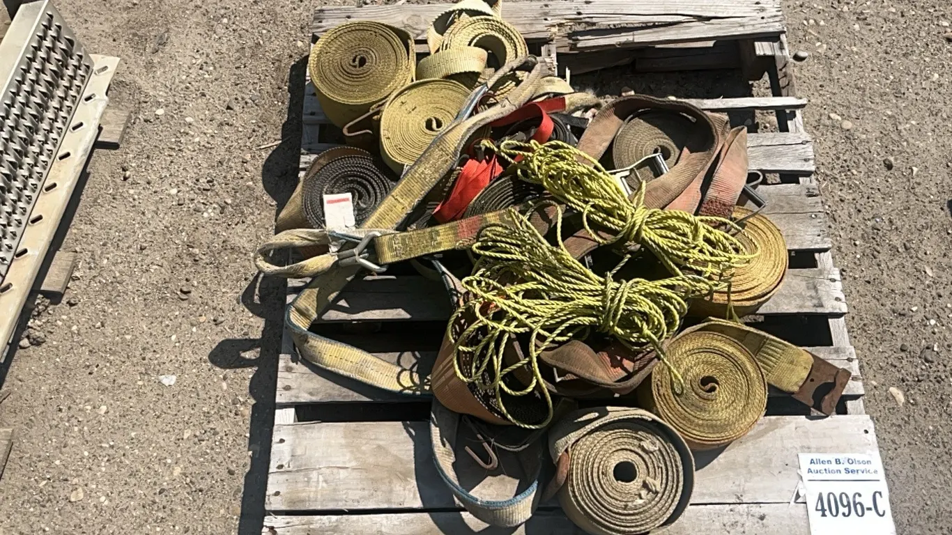 PALLET OF TIE DOWN STRAPS