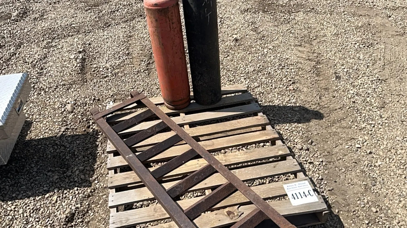 2 - ACETYLENE BOTTLE - CONTENTS UNKNOWN, SPARE CAR RAMP