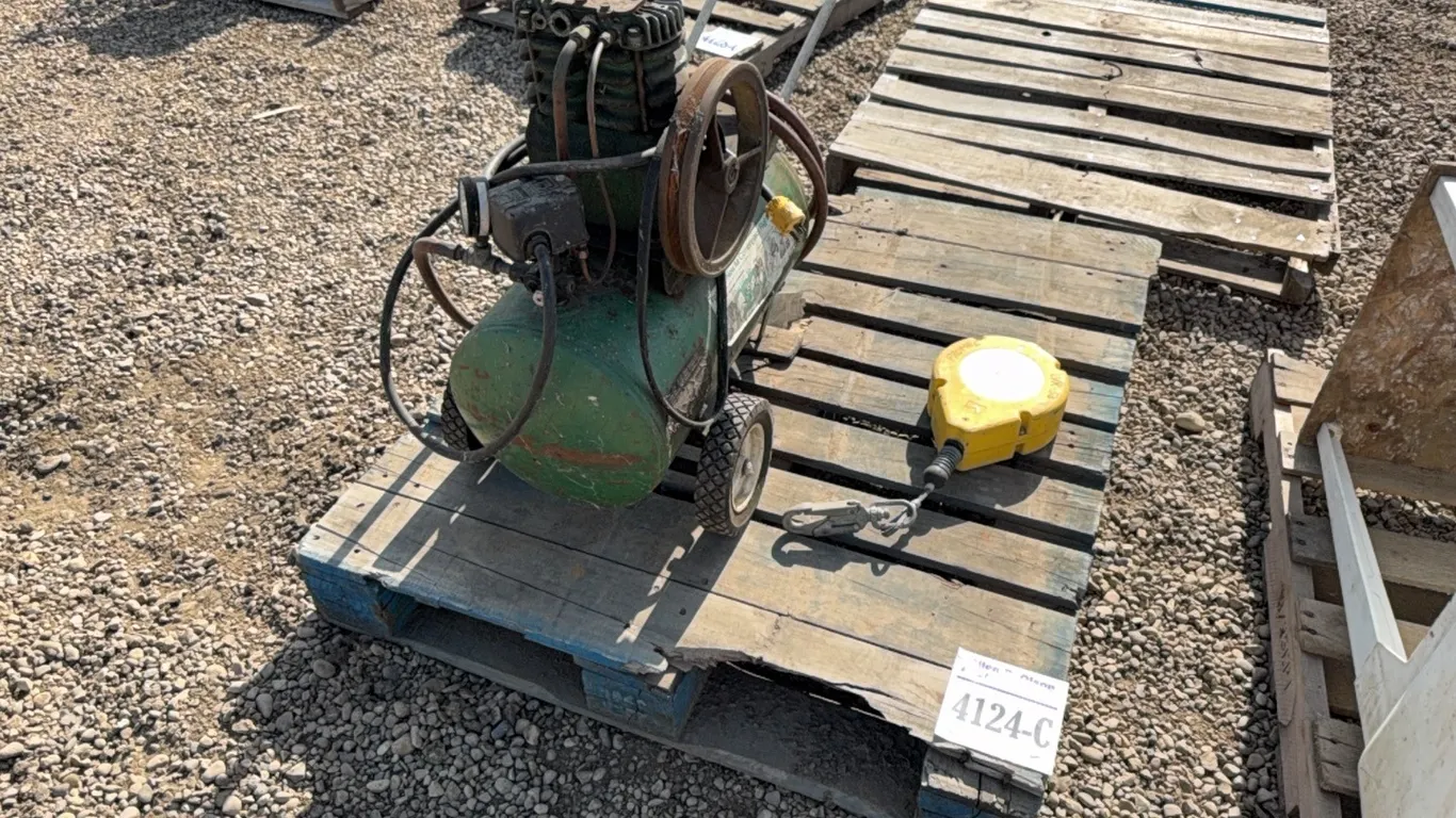 CAMPBELL HAUSFIELD AIR COMPRESSOR