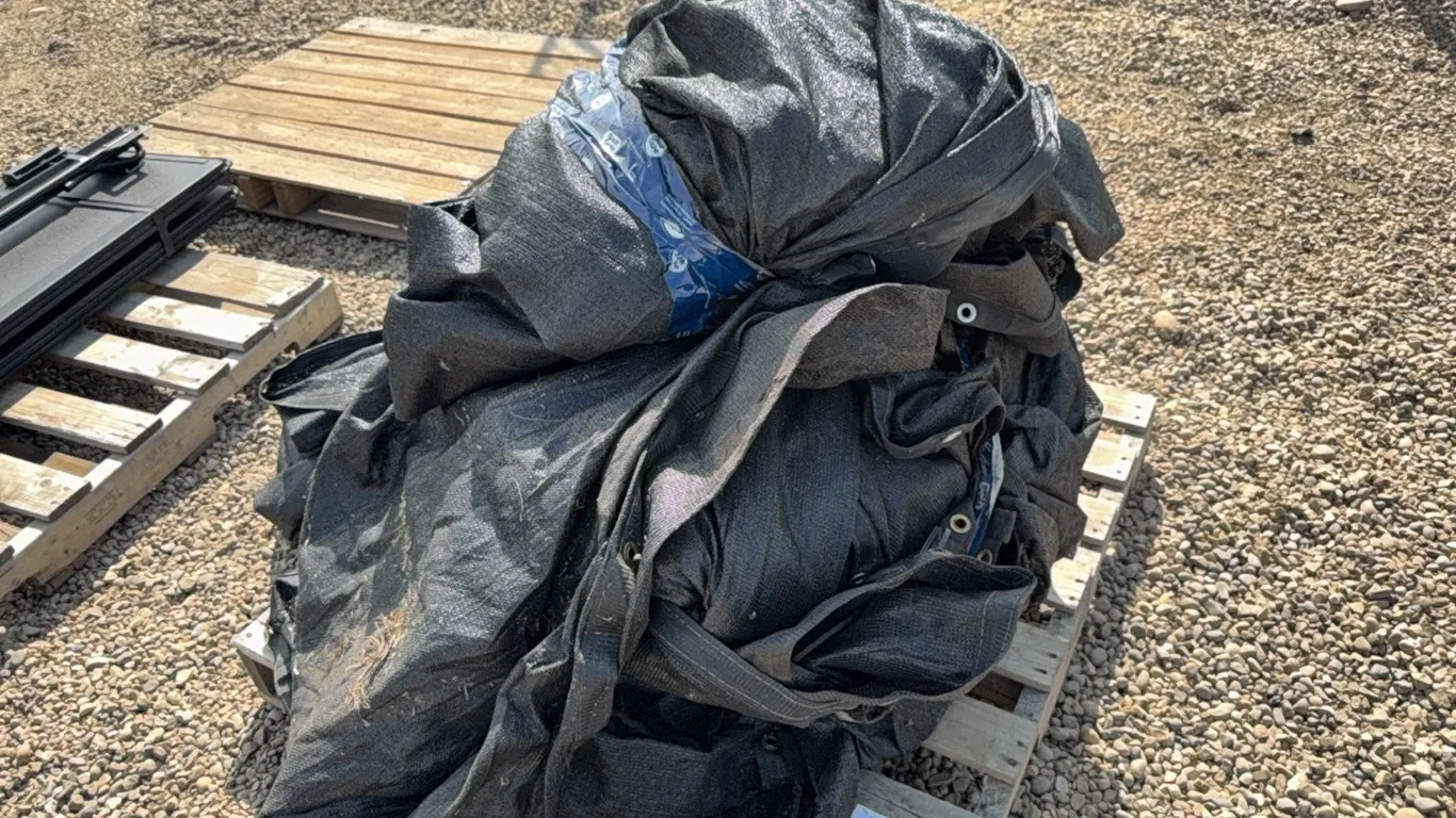 LARGE MESH TARP/COVER - SIZE UNKNOWN