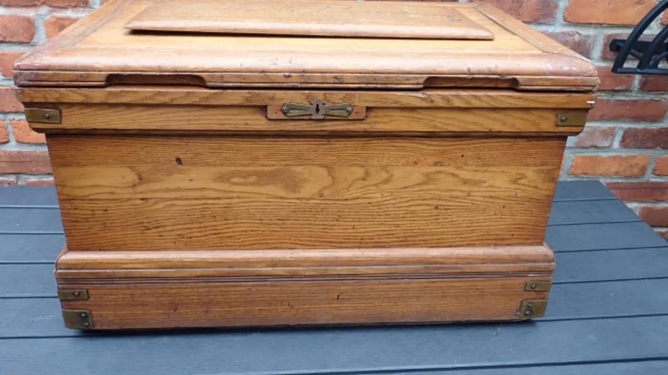 Oak Tool Box