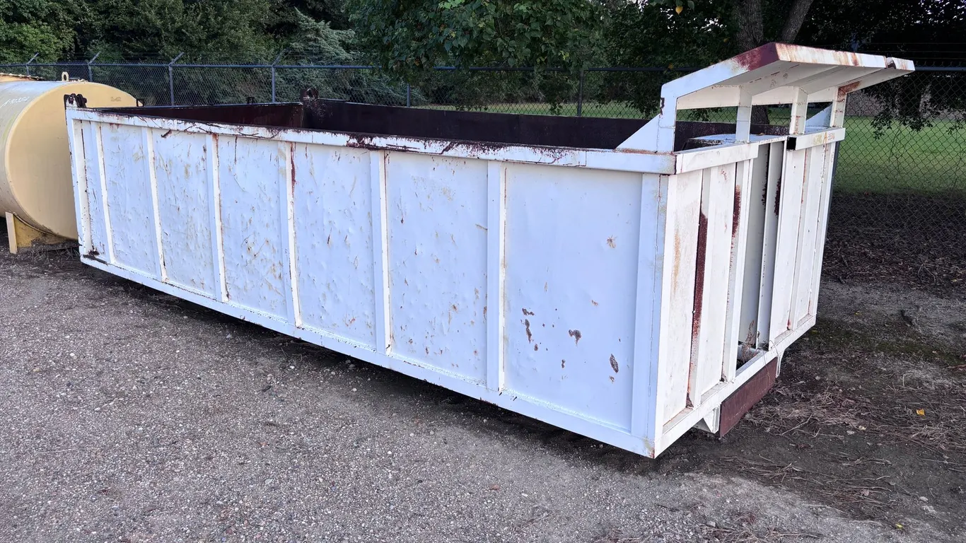 96 X 17 DUMP BODY WITH FRAME AND CYLINER