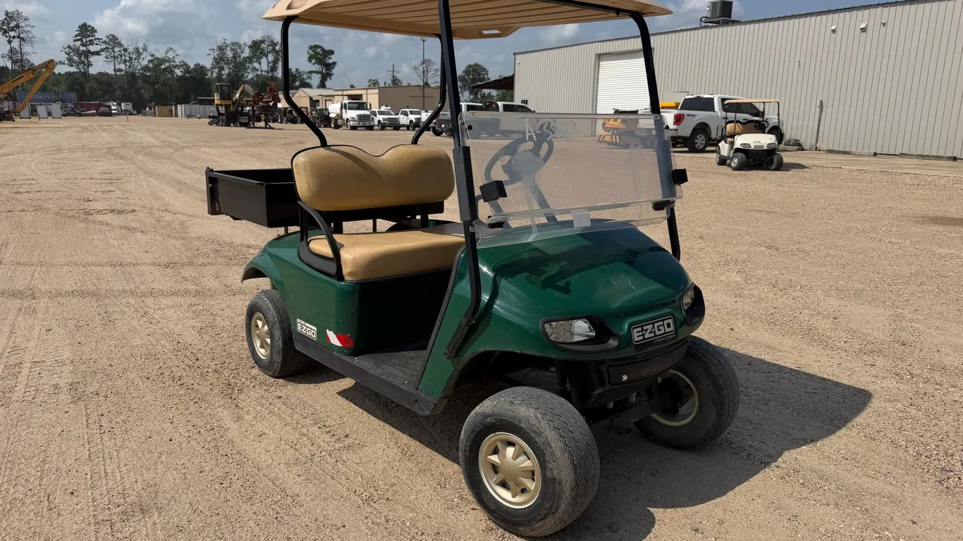 2017 EZGO TXT GOLF CART