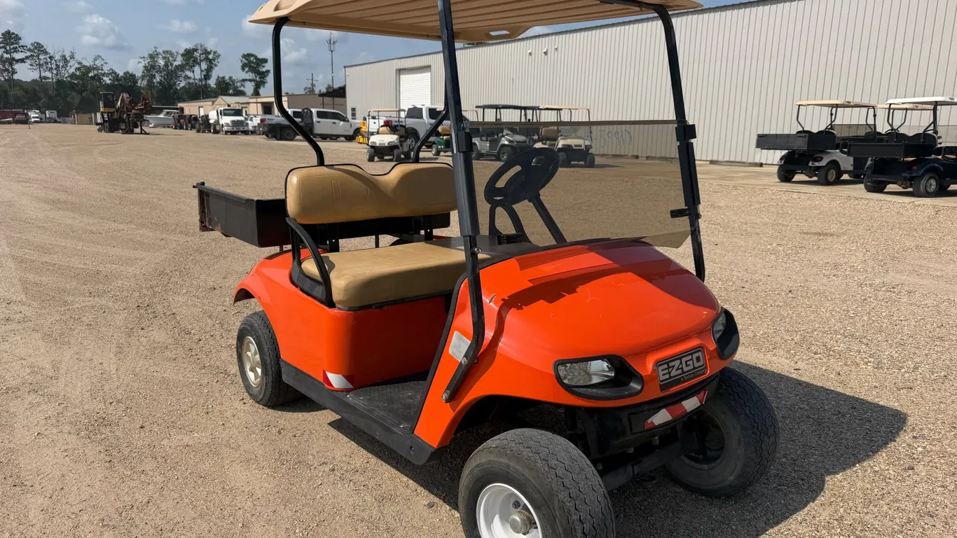 2017 EZGO TXT GOLF CART