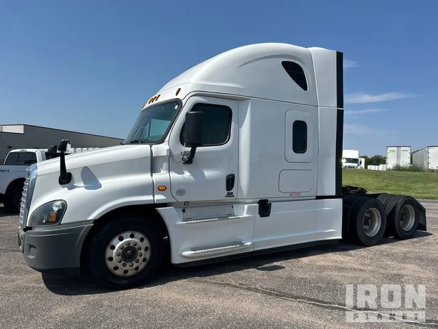 2017 Freightliner Cascadia 125 6x4 T/A Sleeper Truck Tractor