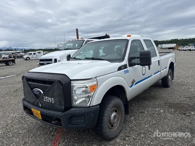 2011 Ford F-350 XL 4x4 Crew Cab Pickup