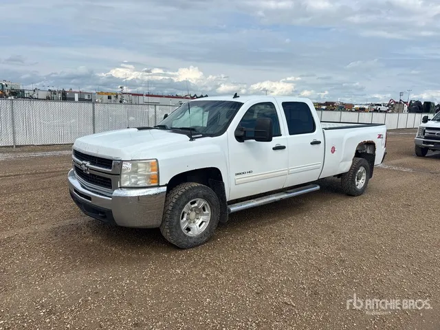 2010 Chevrolet 3500 HD LT 4x4 Crew Cab Pickup