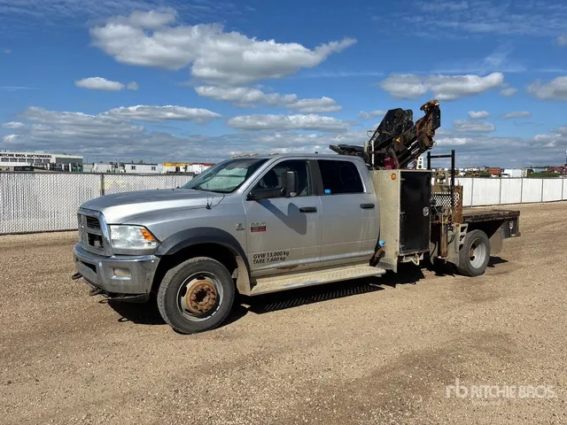 2012 Hiab 077BS-3CLX 3350 kg Knuckle Boom on 2012 Ram 5500 SLT 4x4 Crew Cab Boom Truck