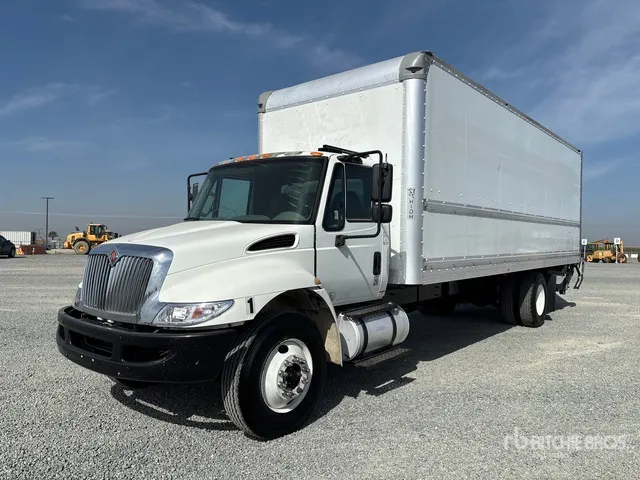 2018 International 4300 SBA 4x2 Van Truck