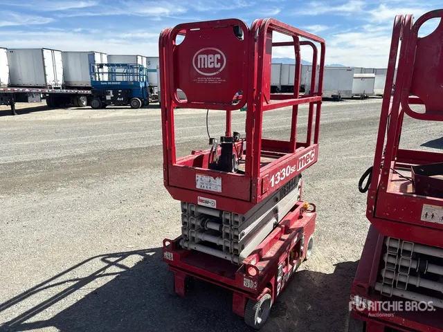 2017 MEC 1330SE Electric Scissor Lift