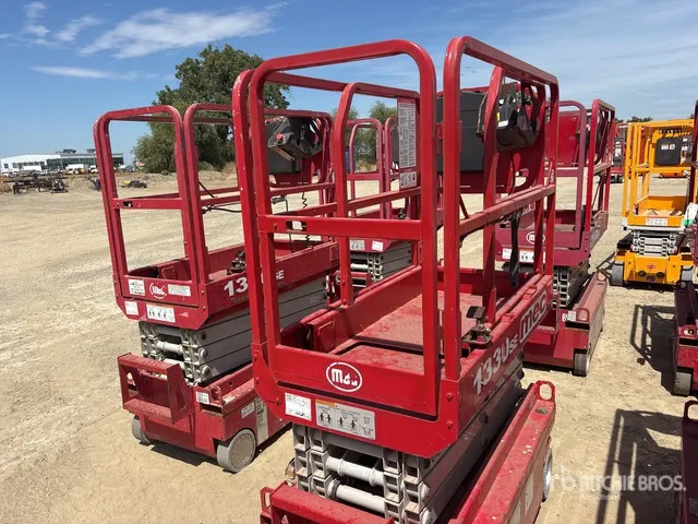 2018 MEC 1330SE Electric Scissor Lift