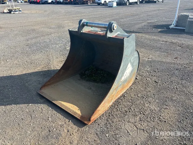 2023 40 in Cleanup Excavator Bucket - Fits Liebherr A904C