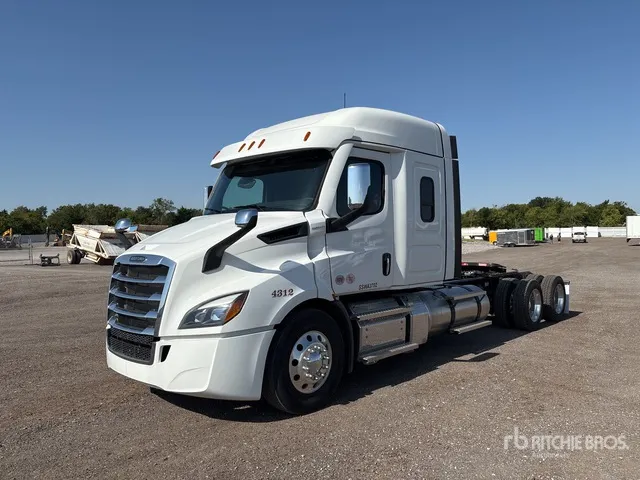 2025 Freightliner Cascadia 116 6x4 T/A Sleeper Truck Tractor