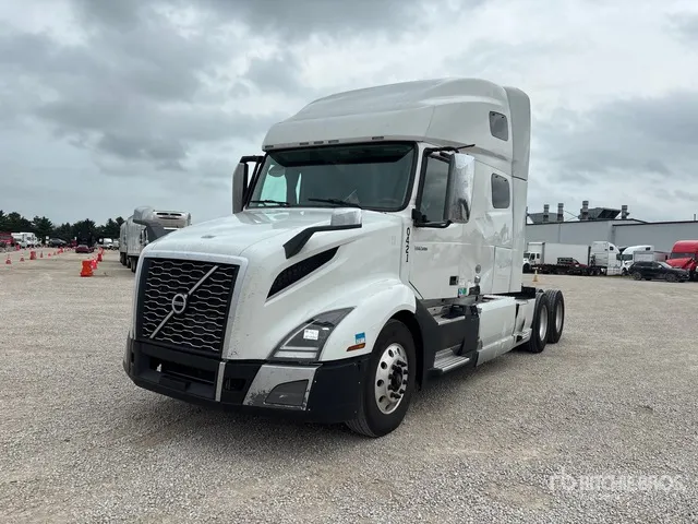 2019 Volvo VNL760 6x4 T/A Sleeper Truck Tractor