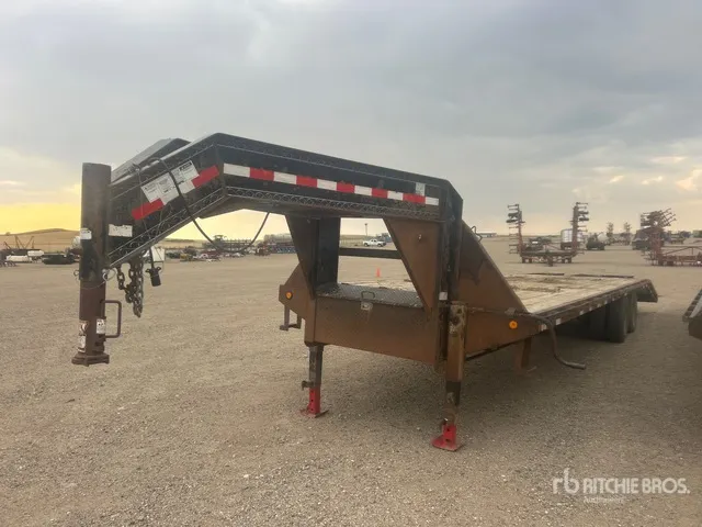 26 ft T/A Gooseneck Equipment Trailer