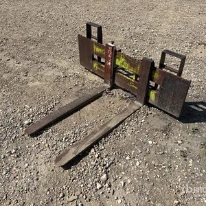44 in Tractor Pallet Forks