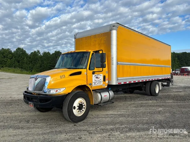 2019 International 4300 SBA 4x2 Van Truck