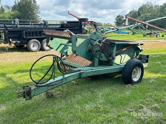 Crown 54 in Windrower Rock Picker