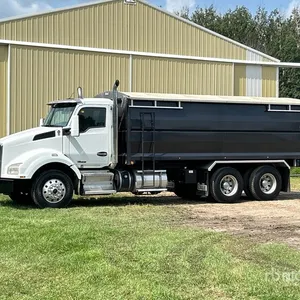Kenworth T880 6x4 Grain Truck