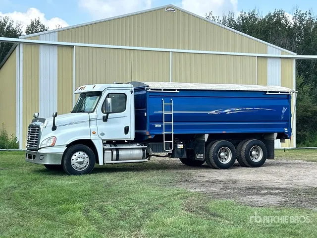 2015 Freightliner 6x4 T/A Grain Truck