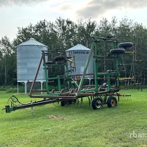 John Deere 1610 31 ft Cultivator